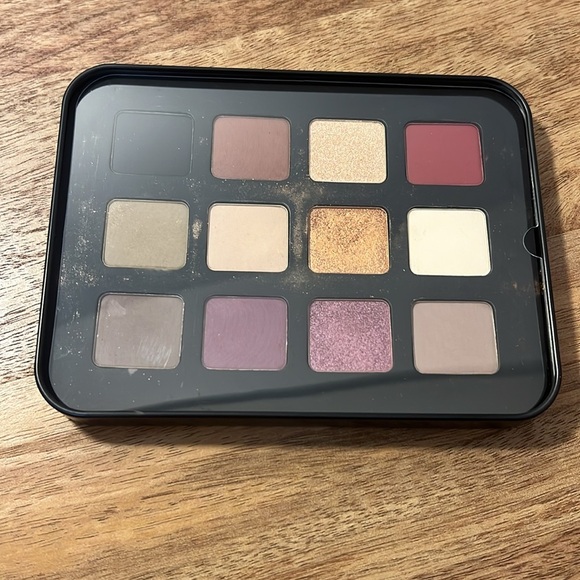 ✨MAKE UP FOREVER - LIMITED EDITION - LUSTROUS EYESHADOW PALETTE✨ - Picture 4 of 8